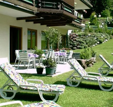 Hotel-pension Flora 3*