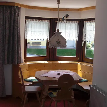 Bed & Breakfast Hotel-pension Flora 3*