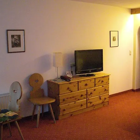 Hotel-pension Flora 3*