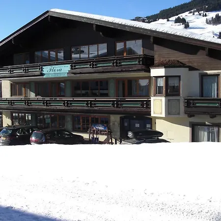 Bed & Breakfast Hotel-pension Flora 3*